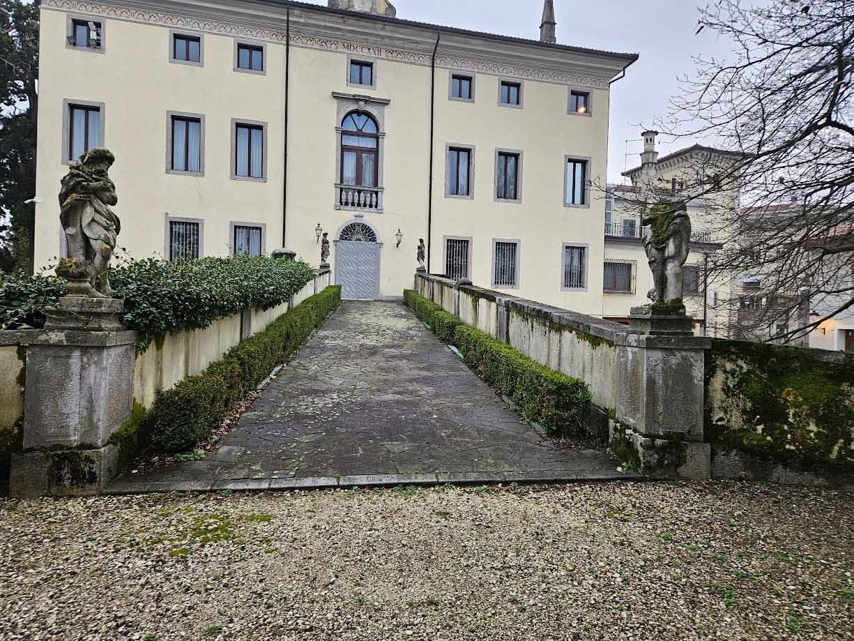 Parco_storico_Villa_De_Brandis_restauro_rampa