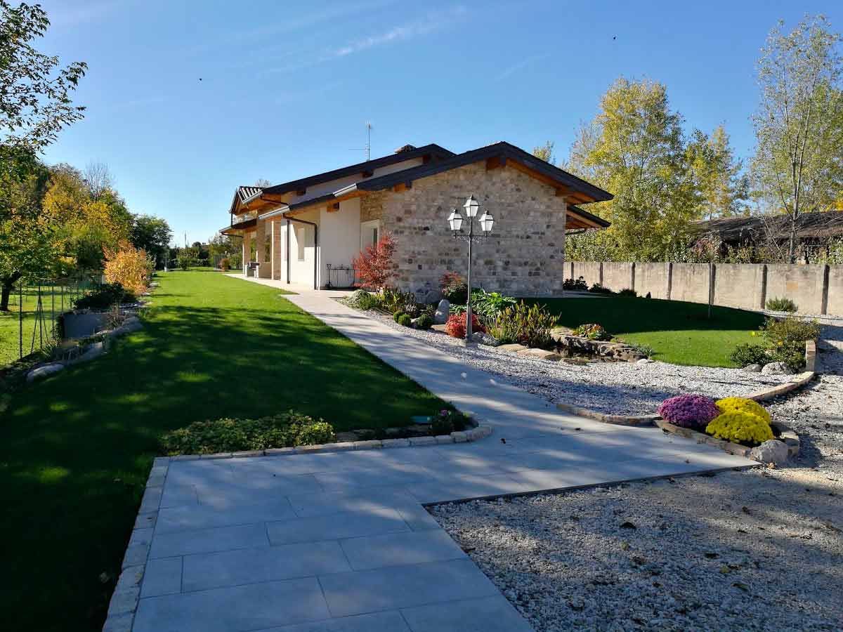 Villa_via_Gervasutta_udine_arch_botto_giardino