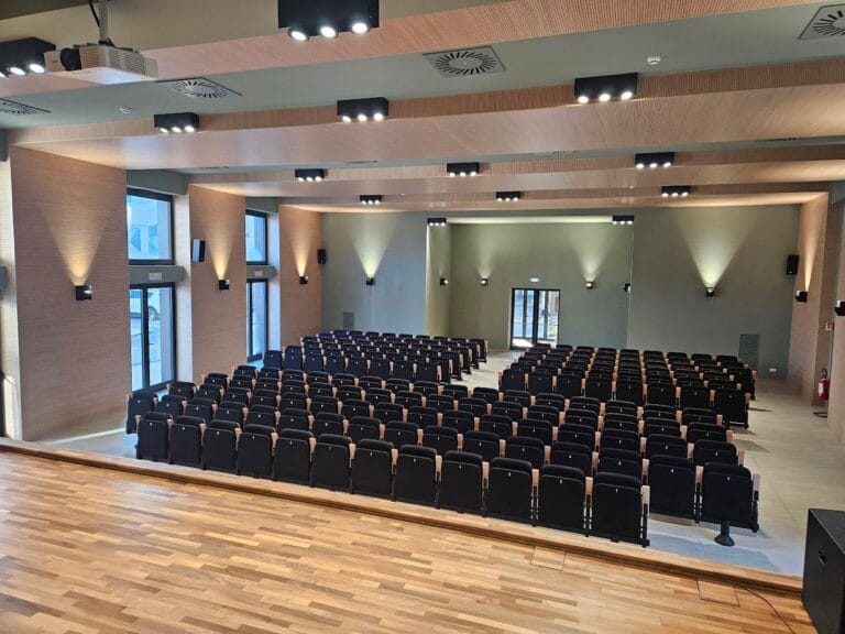 ex_cinema_Manzoni_Paderno-udine_teatro_panoramica